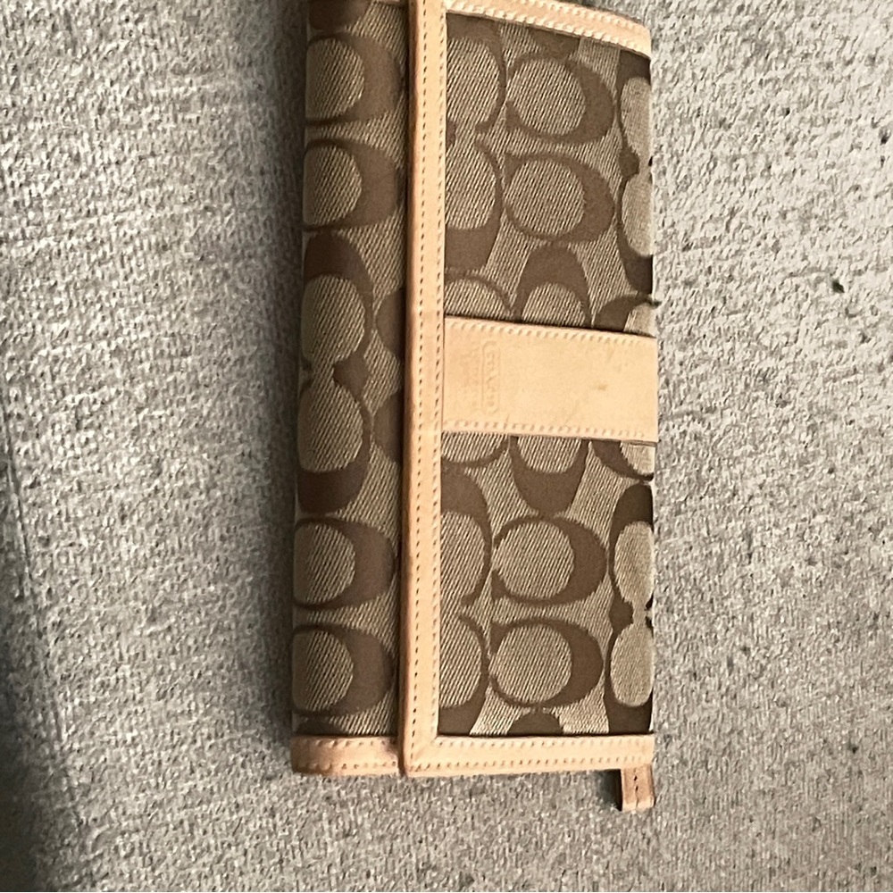 Coach wallet never used